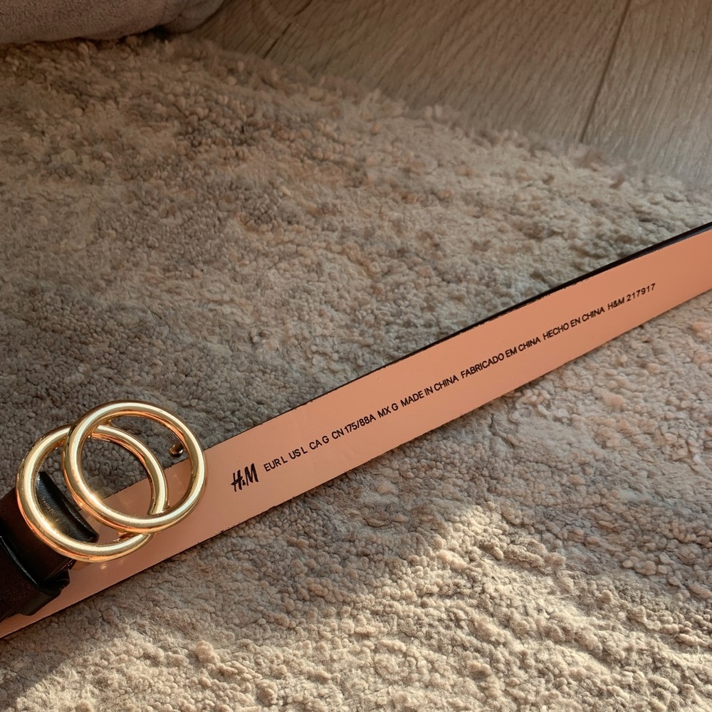 Black and gold belt